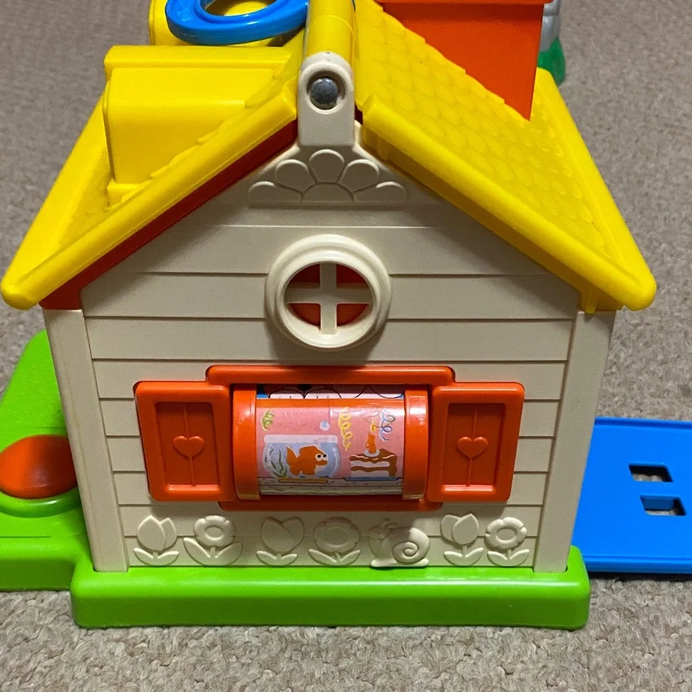 Vintage 1984 Fisher-Price Discovery Cottage